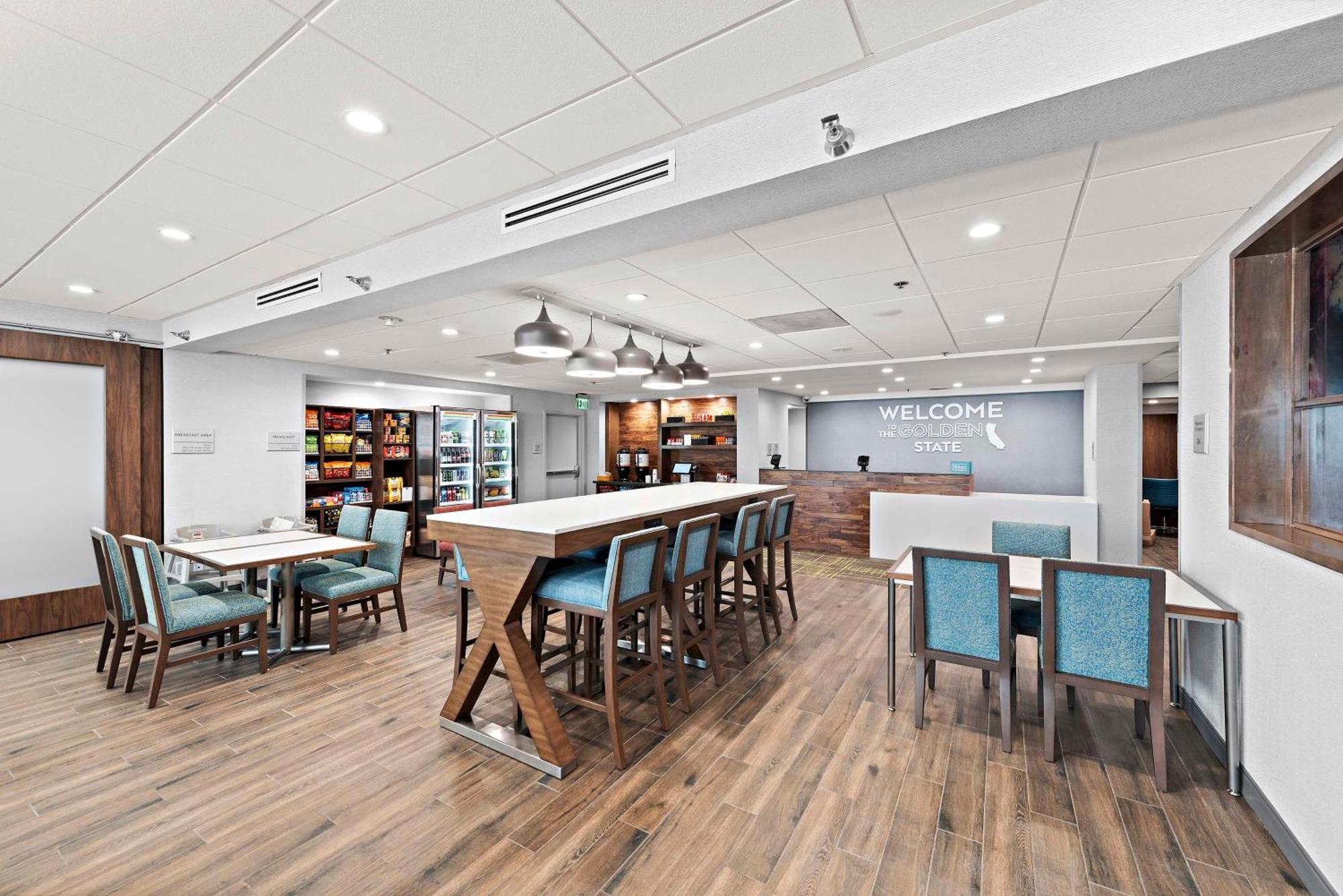 Hampton Inn Los Angeles Airport Lennox Экстерьер фото